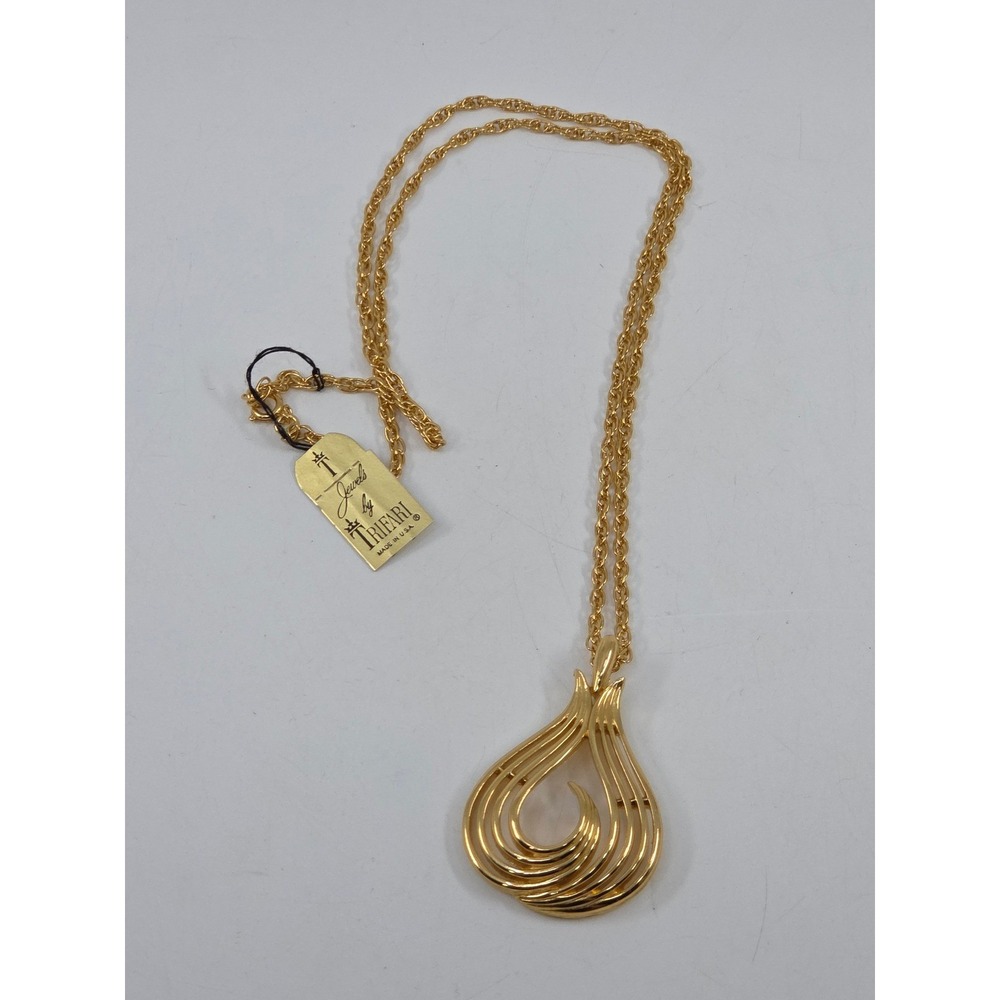 Vintage Trifari Waves Gold Tone Pendant Necklace 26 Inch Chain New W/ Tags 57576